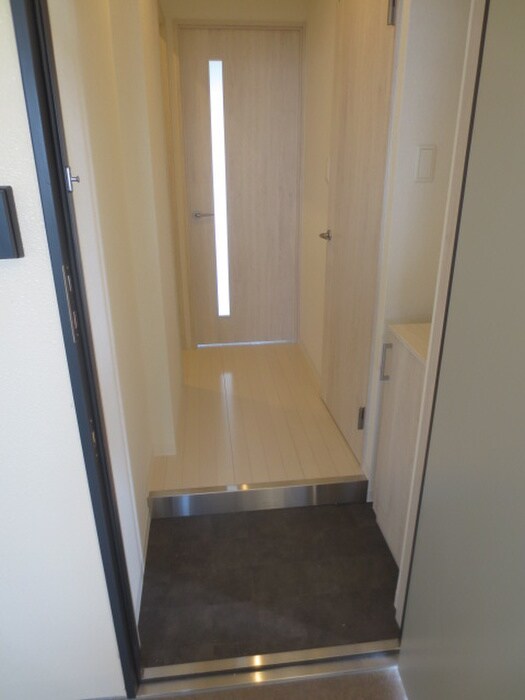 物件内観写真14　(玄関)