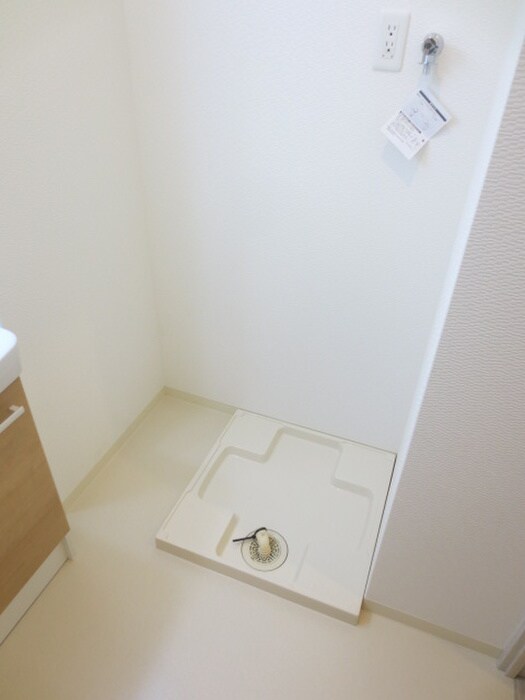 物件内観写真18　(洗濯機置場)