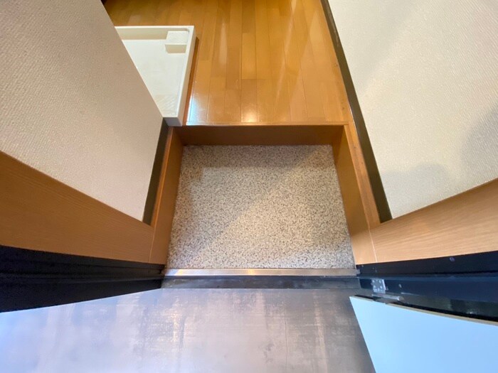 物件内観写真17　(玄関)