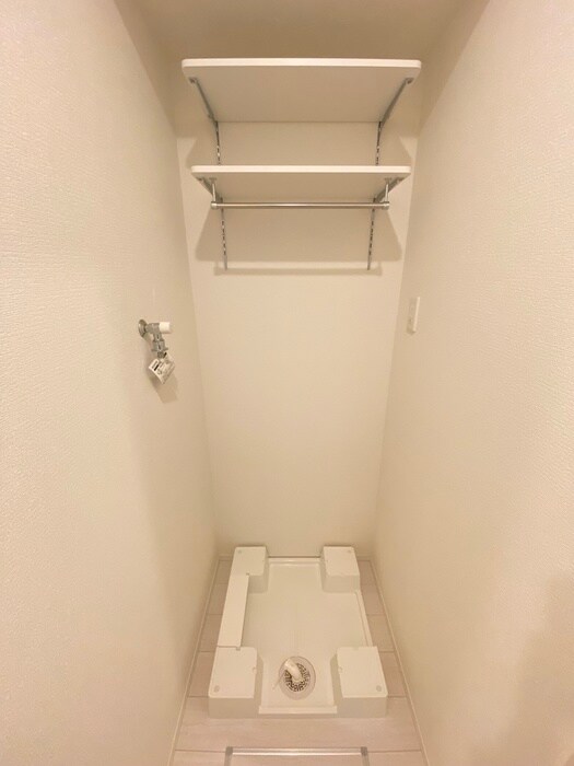 物件内観写真17　(洗濯機置場)