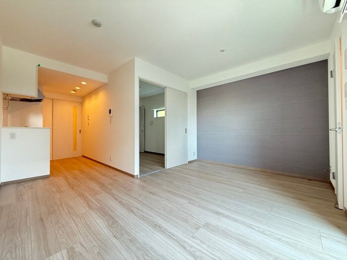 物件内観写真2　(居室)