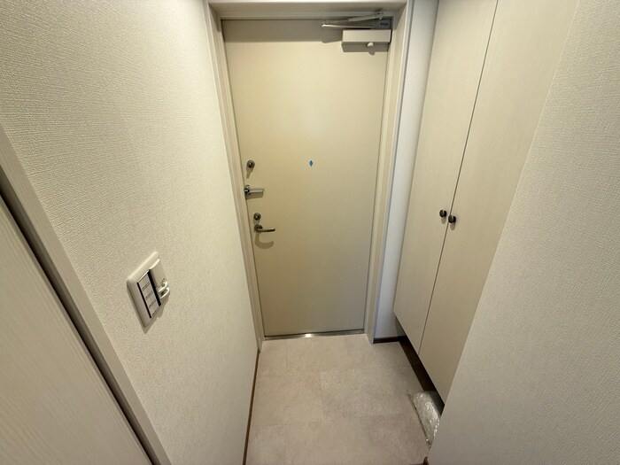物件内観写真9　(玄関)