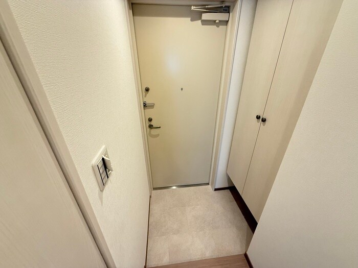 物件内観写真10　(玄関)