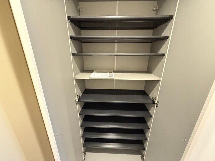 物件内観写真11　(靴箱)