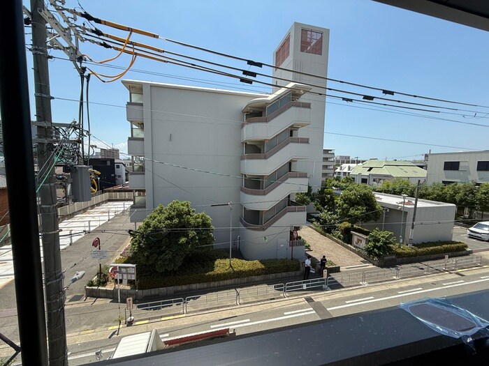 物件内観写真17　(室内からの展望)