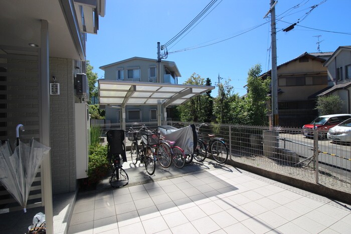物件外観写真3　(駐輪場)