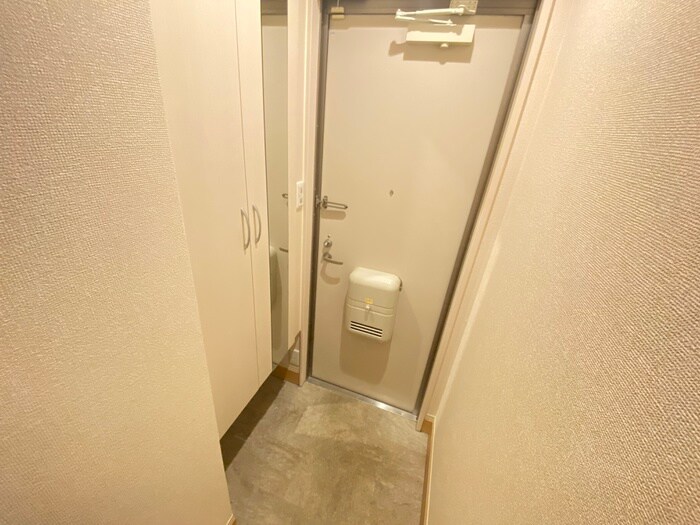 物件内観写真10　(玄関)