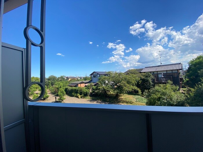 物件内観写真16　(室内からの展望)