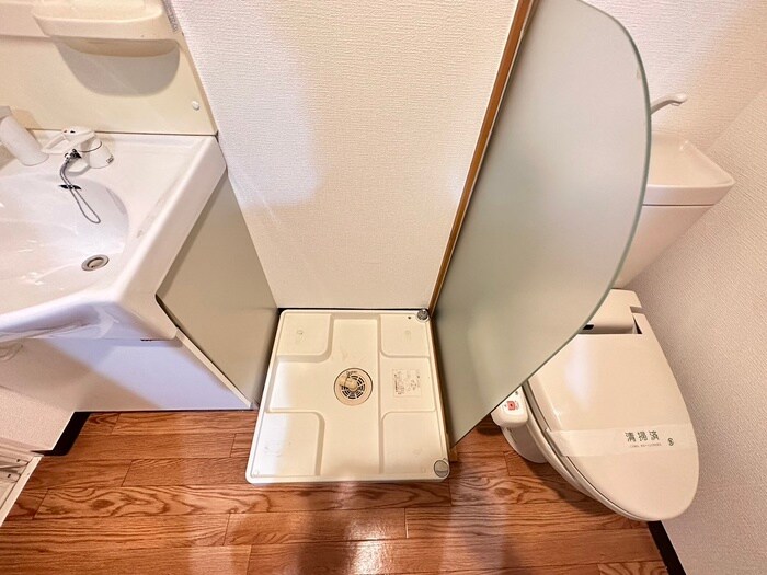 物件内観写真19　(洗濯機置場)