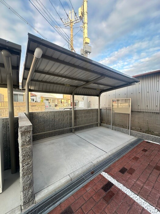 物件外観写真4　(駐輪場)