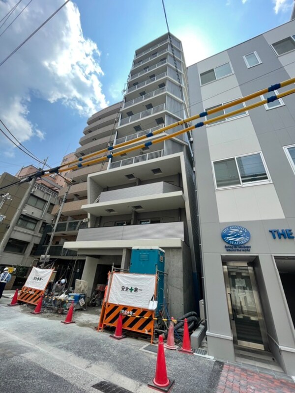 建築中