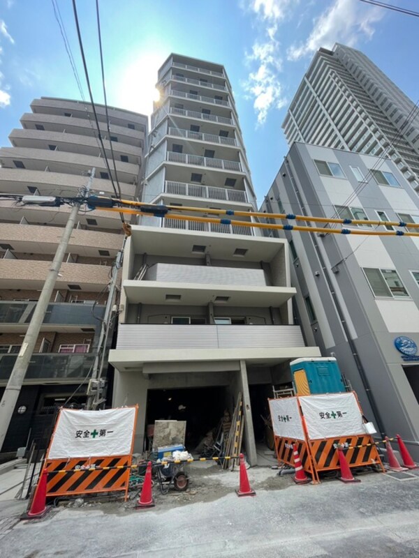 建築中