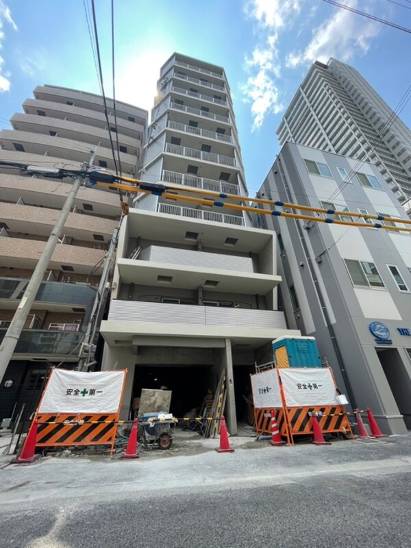 建築中