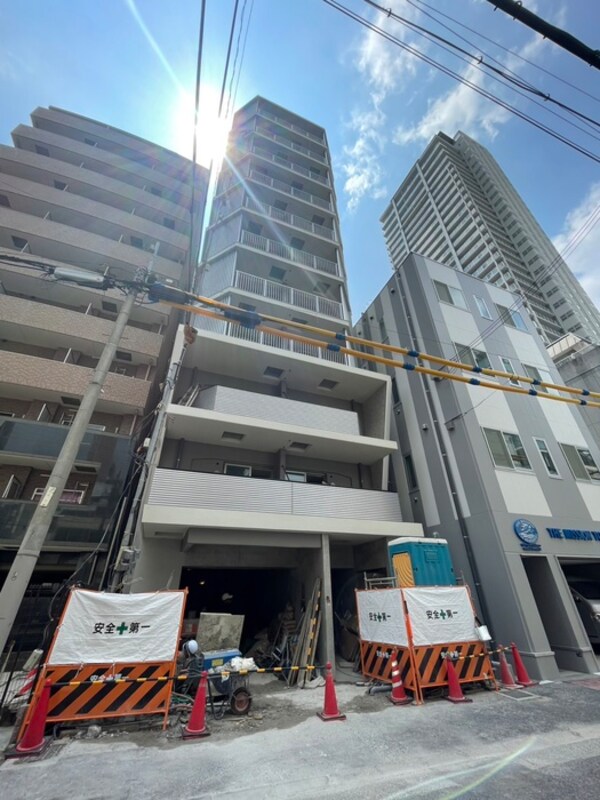 建築中