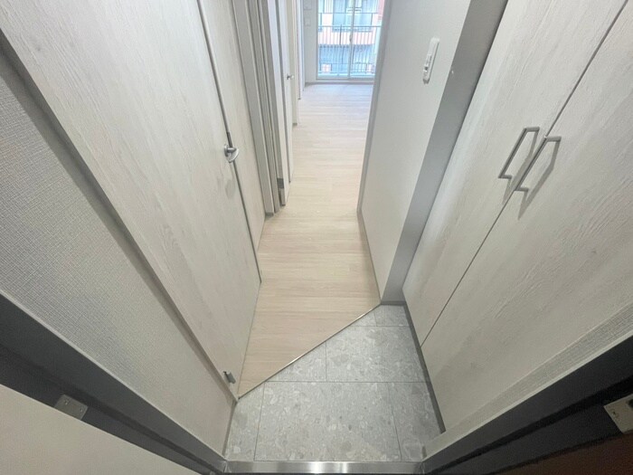 物件内観写真16　(玄関)