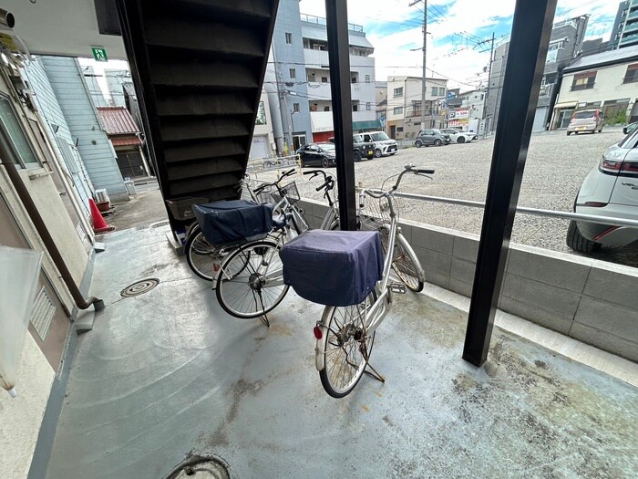 物件外観写真3　(駐輪場)