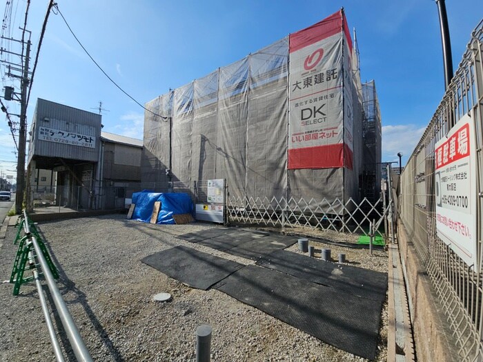 物件外観写真1　(建築中)