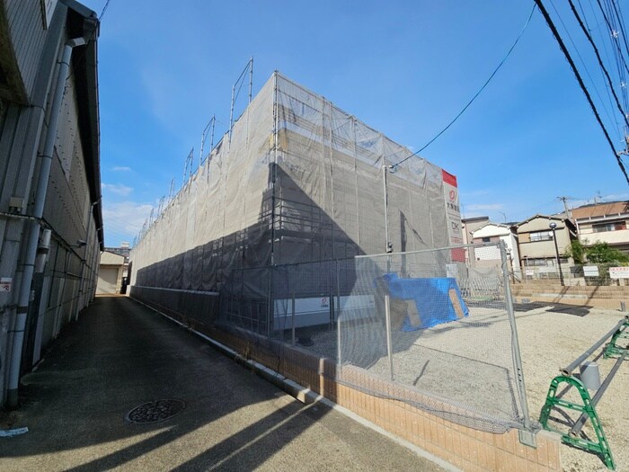 物件外観写真2　(建築中)