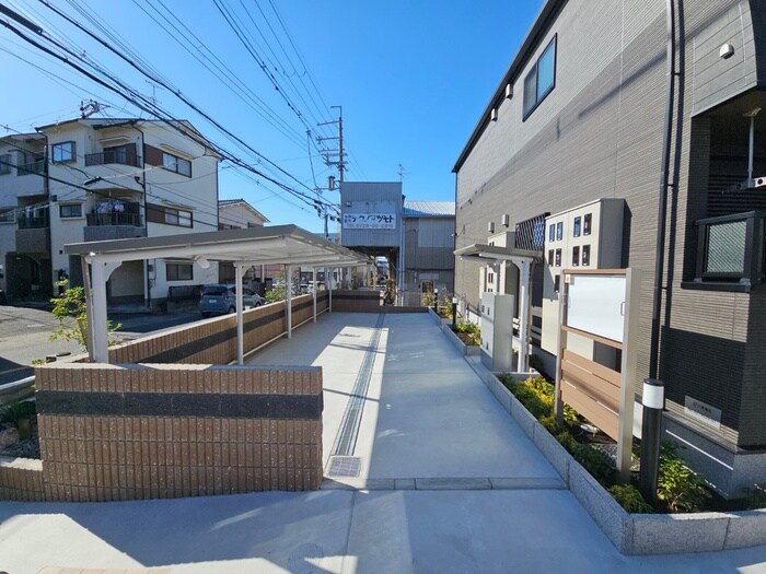 物件外観写真3　(駐輪場)