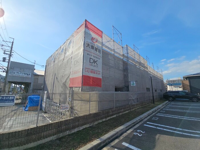 物件外観写真6　(建築中)