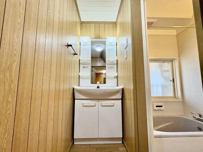 物件内観写真7　(洗面)