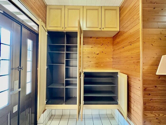 物件内観写真9　(靴箱)