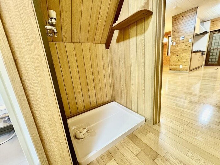 物件内観写真10　(洗濯機置場)