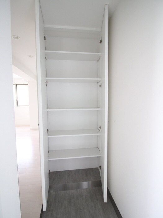 物件内観写真7　(靴箱)