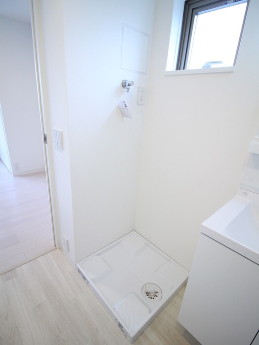 物件内観写真11　(洗濯機置場)