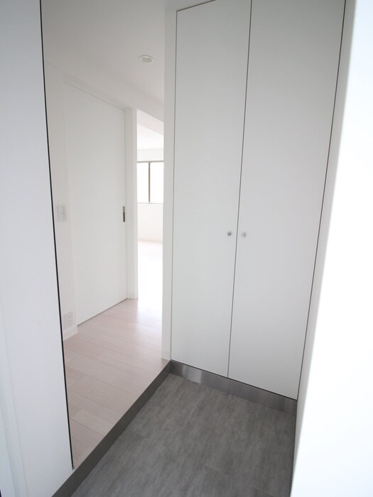 物件内観写真14　(玄関)