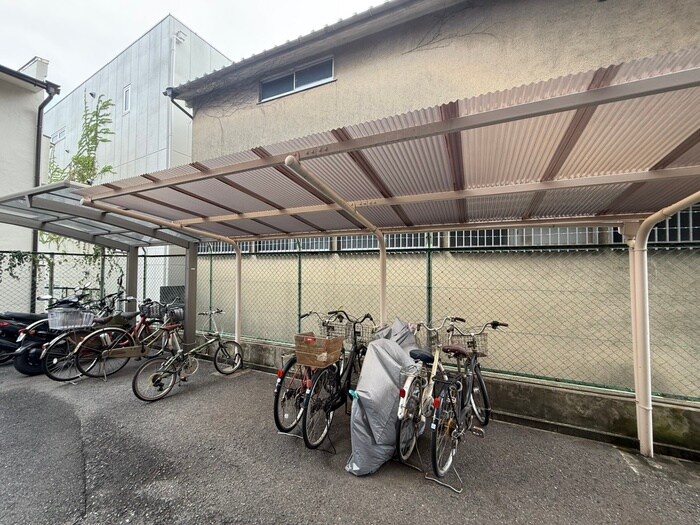 物件外観写真6　(駐輪場)