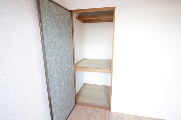 物件内観写真12　(収納)