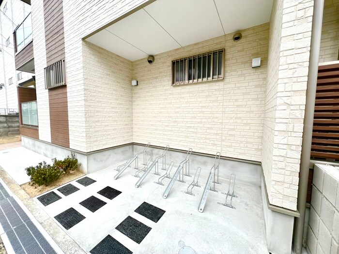 物件外観写真5　(駐輪場)