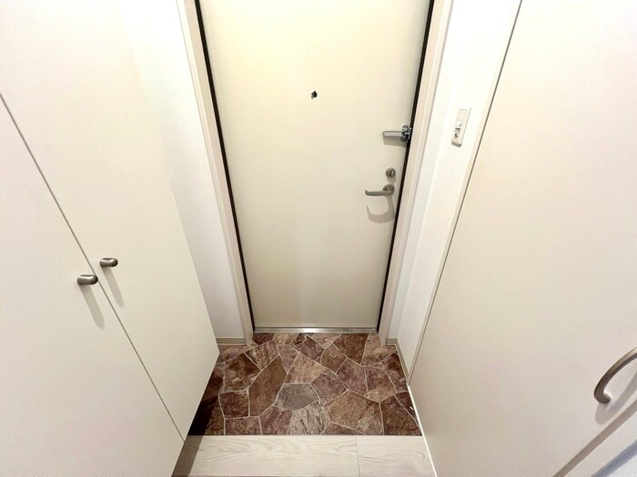 物件内観写真11　(玄関)