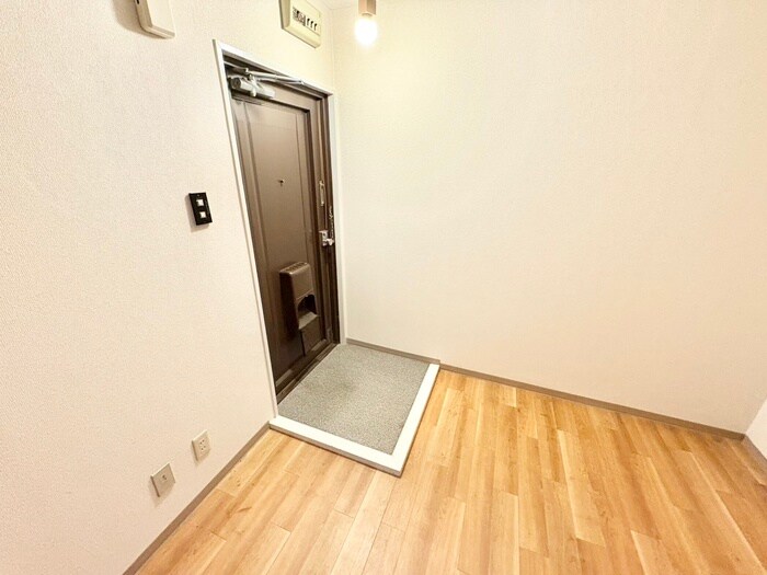 物件内観写真22　(玄関)