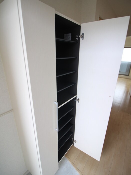 物件内観写真10　(靴箱)