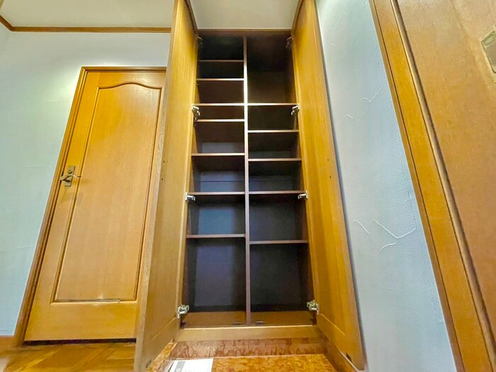 物件内観写真18　(靴箱)