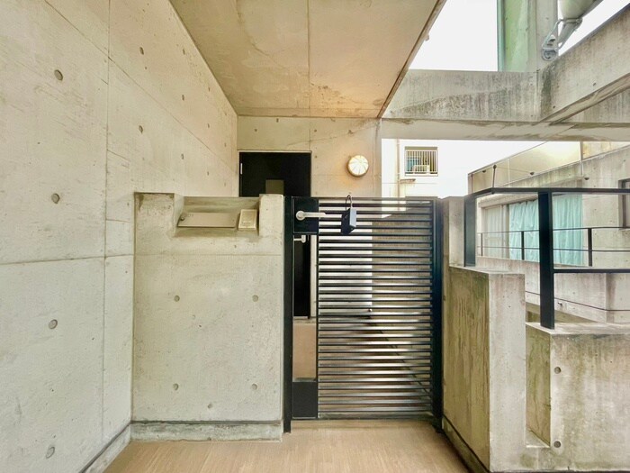 物件内観写真19　(玄関)