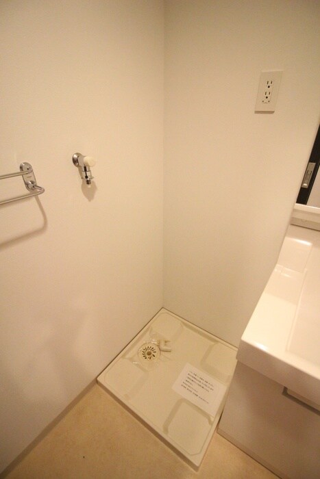 物件内観写真11　(洗濯機置場)