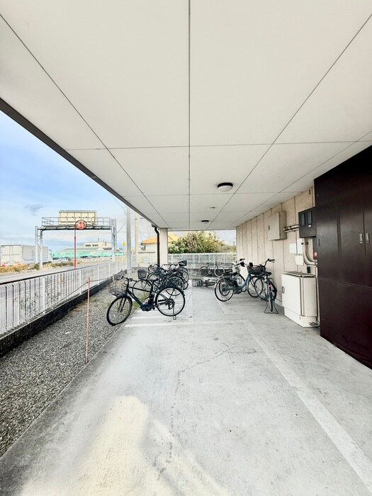 物件外観写真5　(駐輪場)