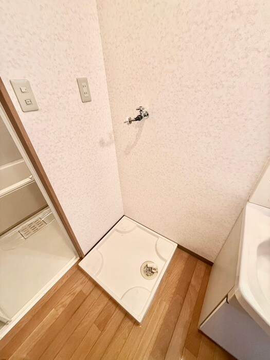 物件内観写真15　(洗濯機置場)