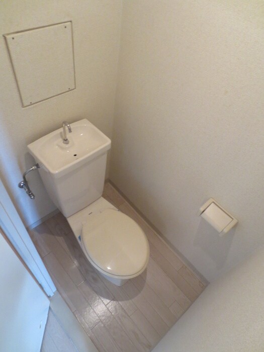 物件内観写真8　(トイレ)