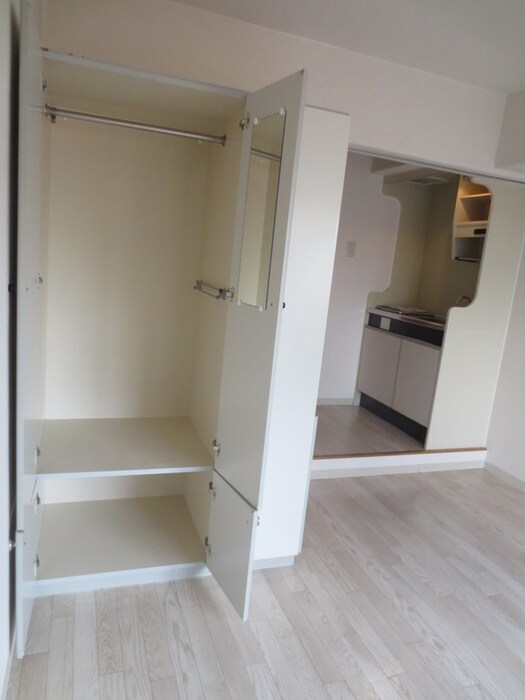 物件内観写真11　(収納)