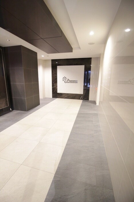 物件外観写真4　(エントランス部分)