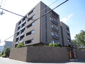 カレラ・デ・オエステ外観写真