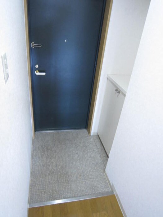 物件内観写真2　(玄関)