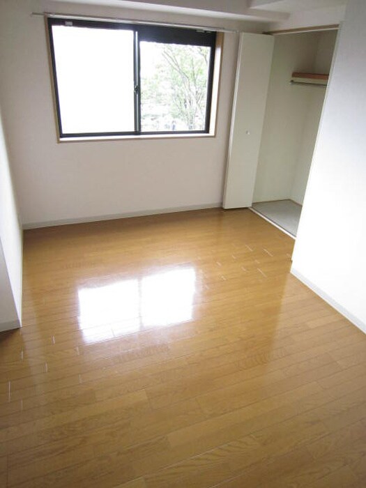 物件内観写真3　(居室)