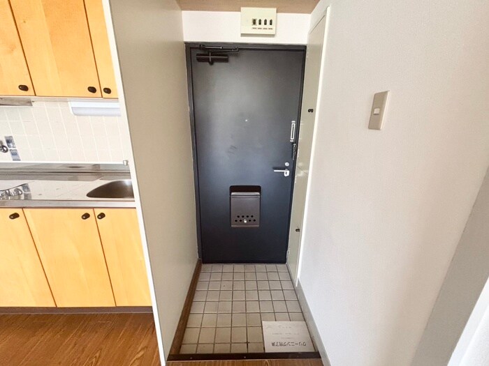 物件内観写真14　(玄関)