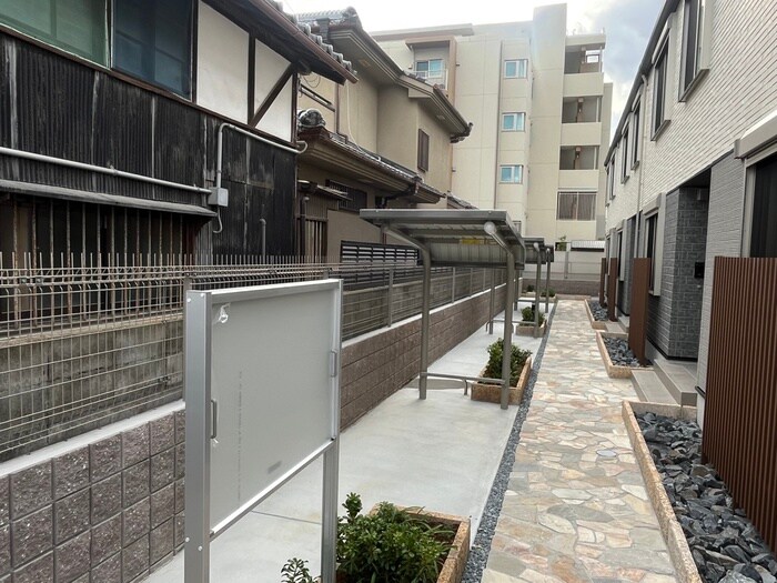 物件外観写真4　(駐輪場)