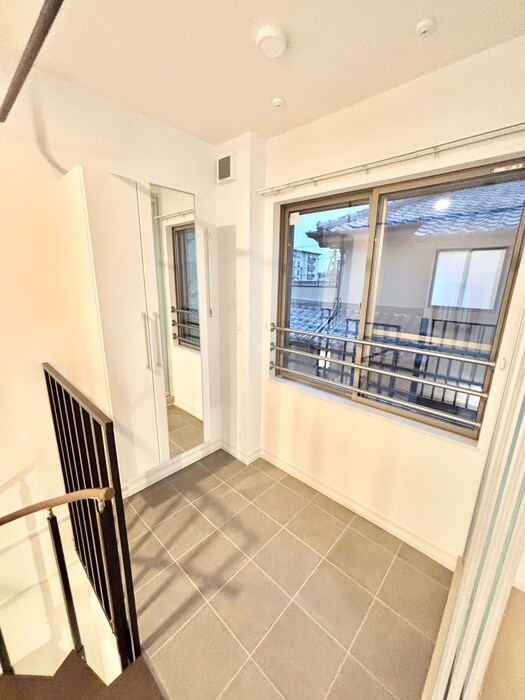 物件内観写真16　(玄関)